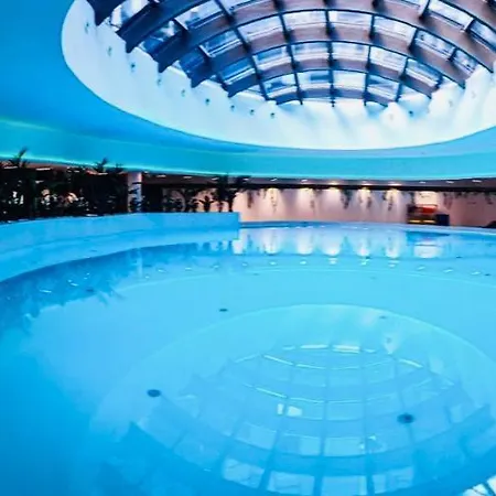 Hanza Tower 511 Basen, Sauna, Jacuzzi アパート